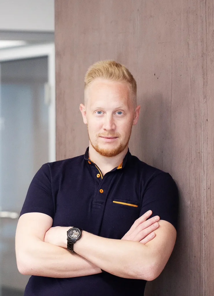 Fabian Hebermehl in seinem Büro in Basel.
